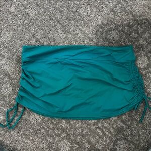 Women’s large Athleta swim skirt no shorts underneath teal green